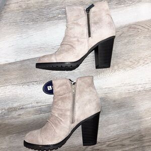 NWT WHITE MOUNTAIN BOOTIES
